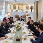 الفريق أسامة ربيع:”قناة السويس تشهد عبور 93 سفينة بإجمالي حمولات صافية 4.4 مليون طن “